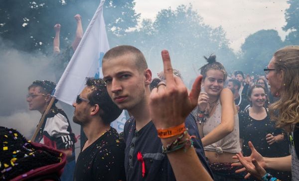 Лучшие в мире протесты: бухло, трава и музыка