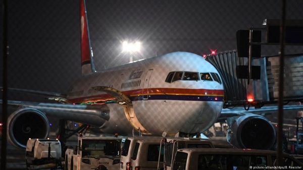 Германия продолжила высылку афганцев