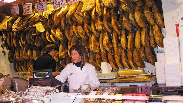 Немцы платят больше за жилье, но экономят на продуктах