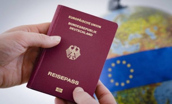 Как оформить загранпаспорт в Германии и сколько это стоит?