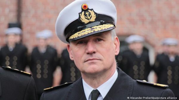 Глава ВМС Германии подал в отставку после заявления о Крыме