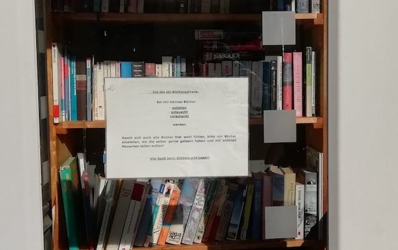 Эссен — общественные книжные шкафы, мини-библиотека — прямо на улице!
