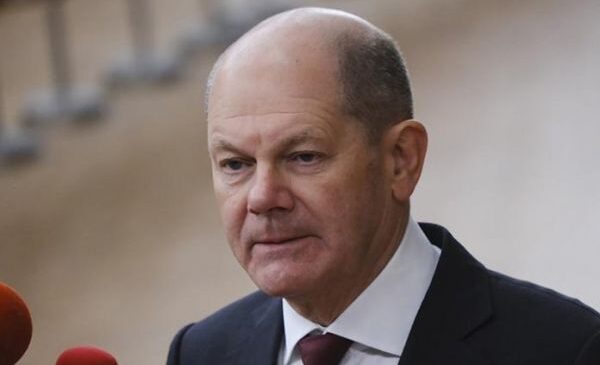 Шольц столкнулся с недружелюбным приёмом в зоне затопления