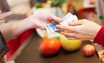 Благодаря падению цен производителей дешевеют продукты питания